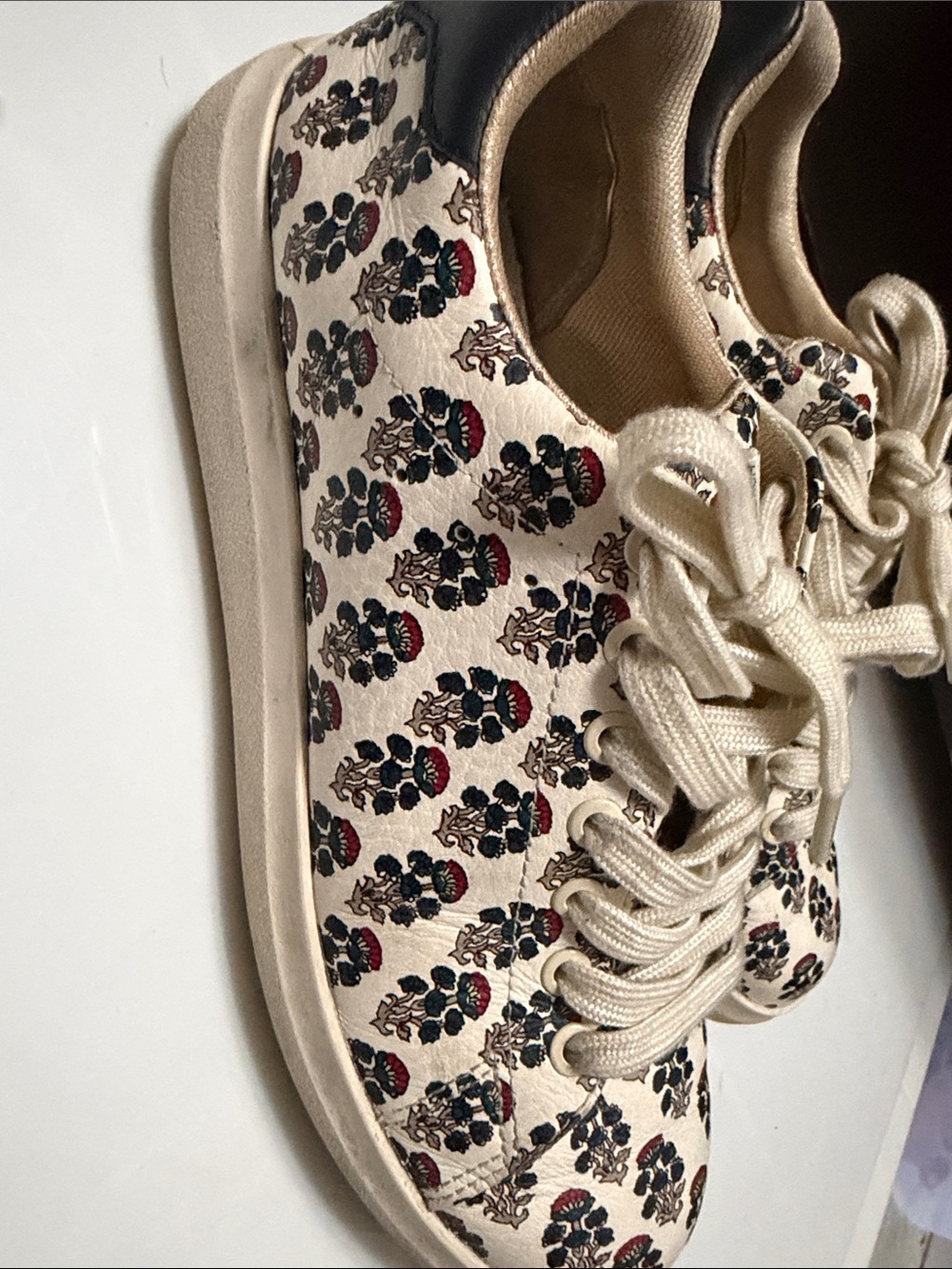 Tory Burch Cream Floral Print ,,,, en la foto esta el detail en la suela